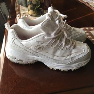 Sketchers Dlites Memory Foam Sneakers 👟